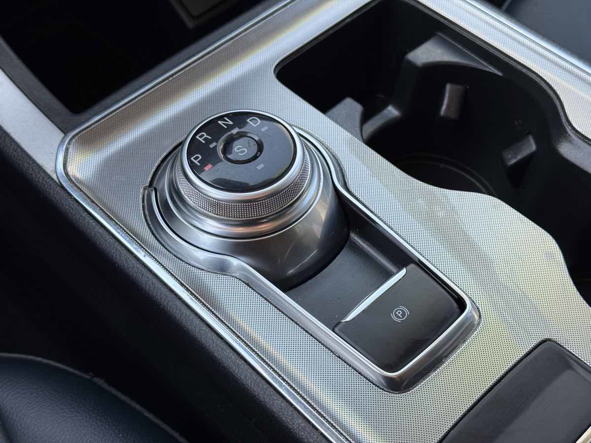 Used 2022 Ford Edge SEL w/ Sport Appearance Package image 33