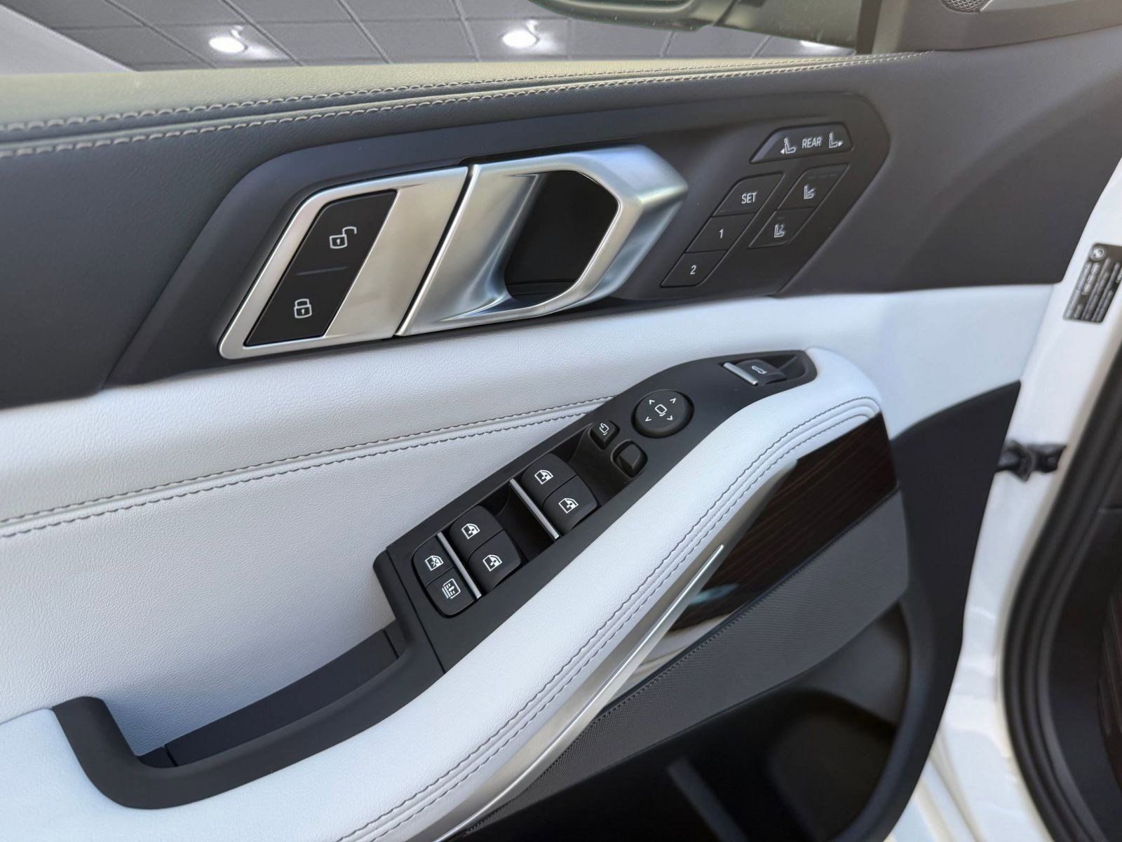 New 2026 BMW X7 xDrive40i w/ Executive Package image 20