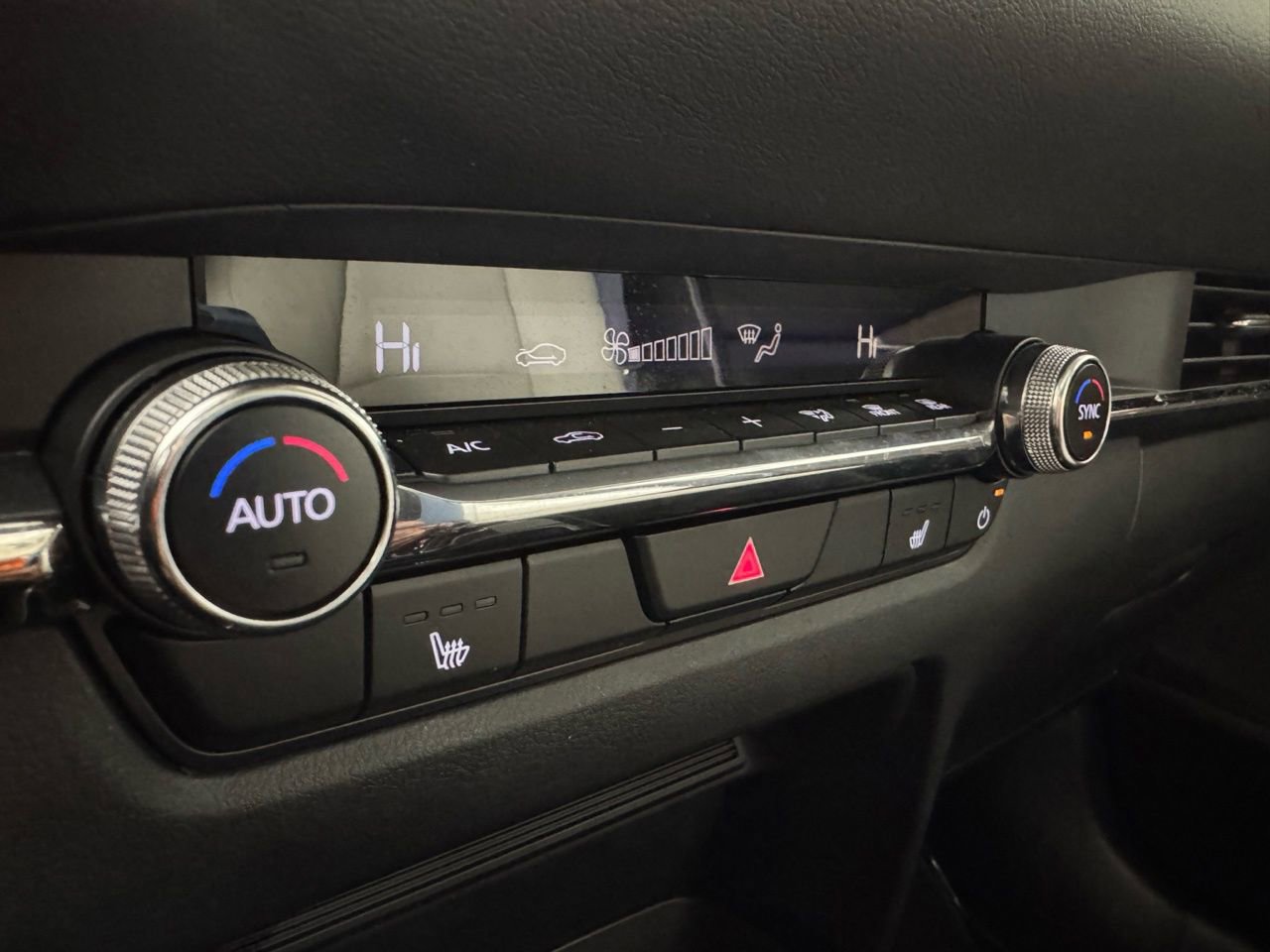 Used 2025 MAZDA CX-30 AWD 2.5 S w/ Premium Package image 19