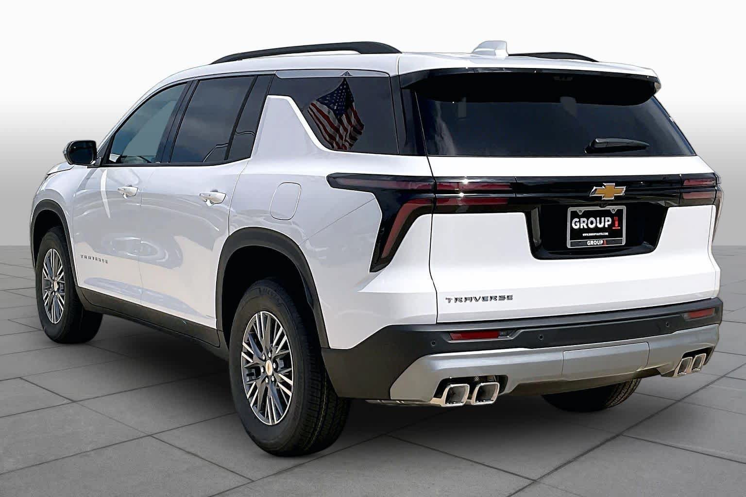 New 2027 Chevrolet Traverse LT w/ Driver Confidence Package FWD image 4