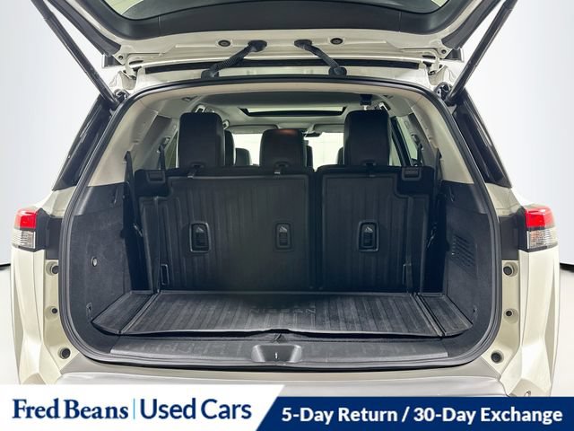 Certified 2024 Nissan Pathfinder Platinum w/ Black Appearance Package AWD/4WD image 34