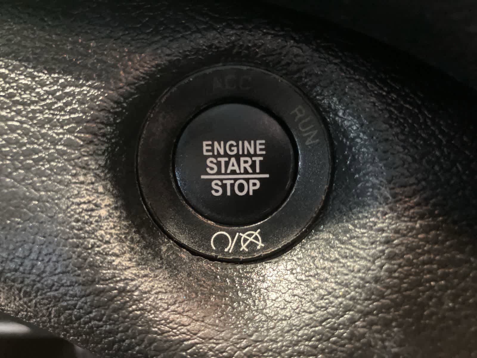 Used 2021 Jeep Cherokee Limited w/ Elite Package AWD/4WD image 18