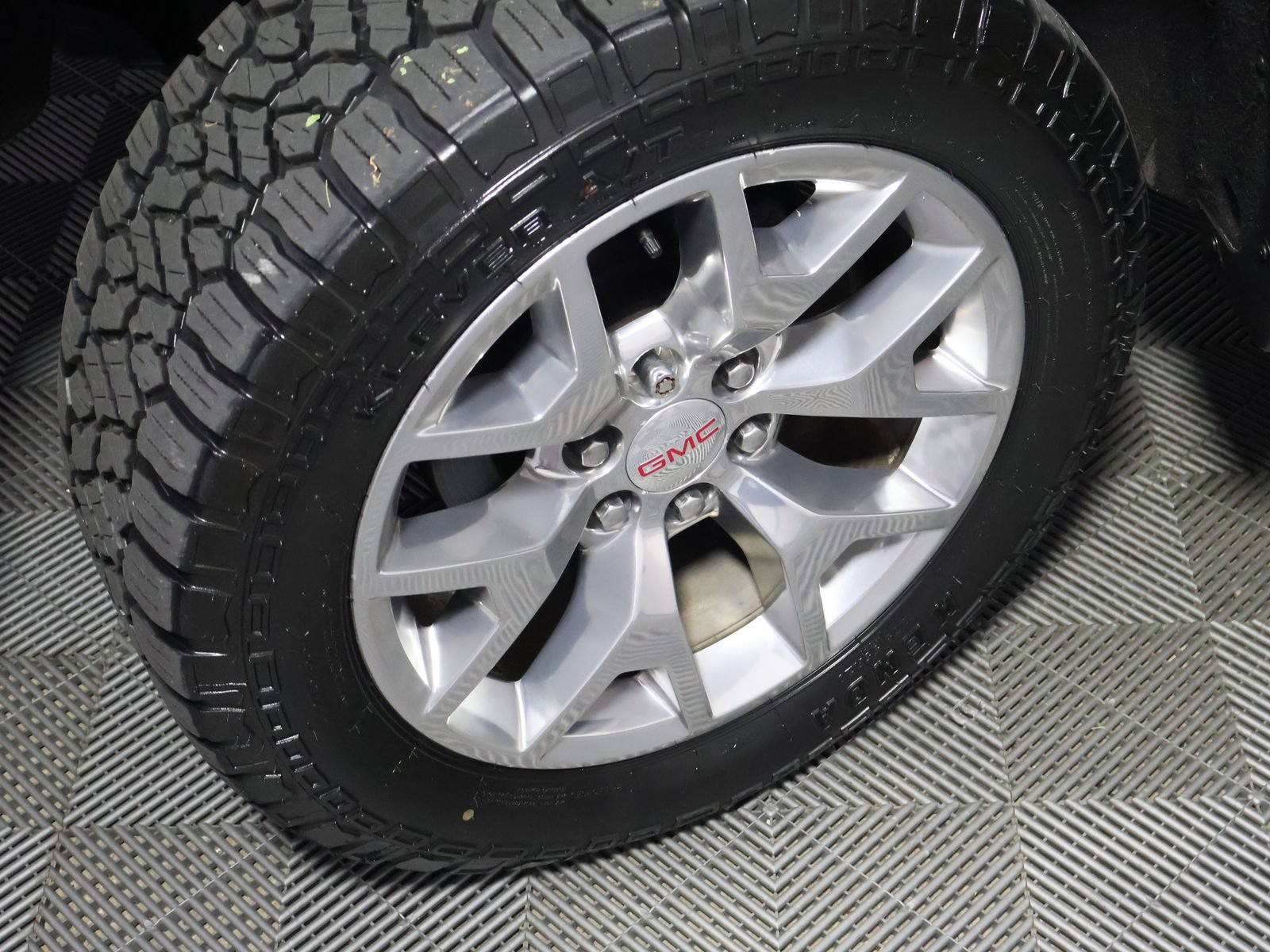 Used 2018 GMC Sierra 1500 SLT AWD/4WD image 18