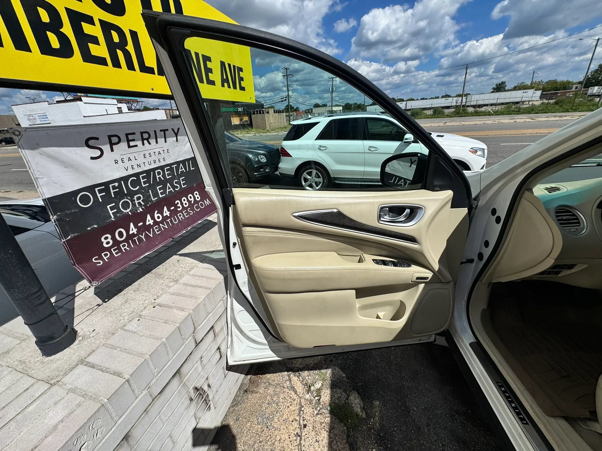 Used 2013 INFINITI JX35 AWD w/ Premium Pkg image 11