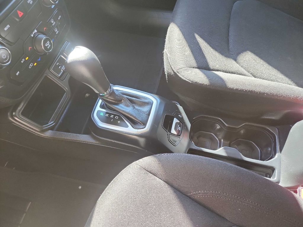 Used 2018 Jeep Renegade Latitude image 26