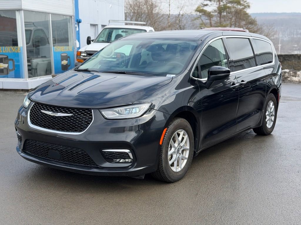 Used 2023 Chrysler Pacifica Touring-L