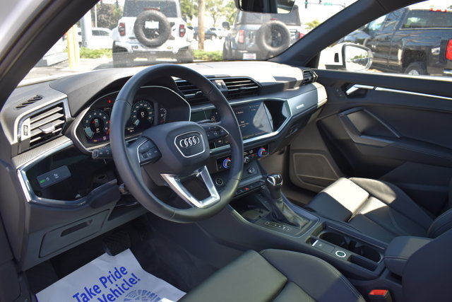 Used 2025 Audi Q3 2.0T Premium w/ Convenience Package AWD/4WD image 11