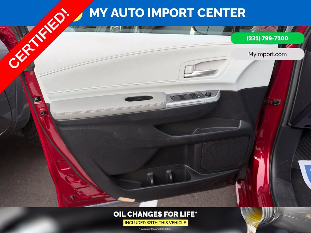 Certified 2026 Toyota Sienna XLE FWD image 10
