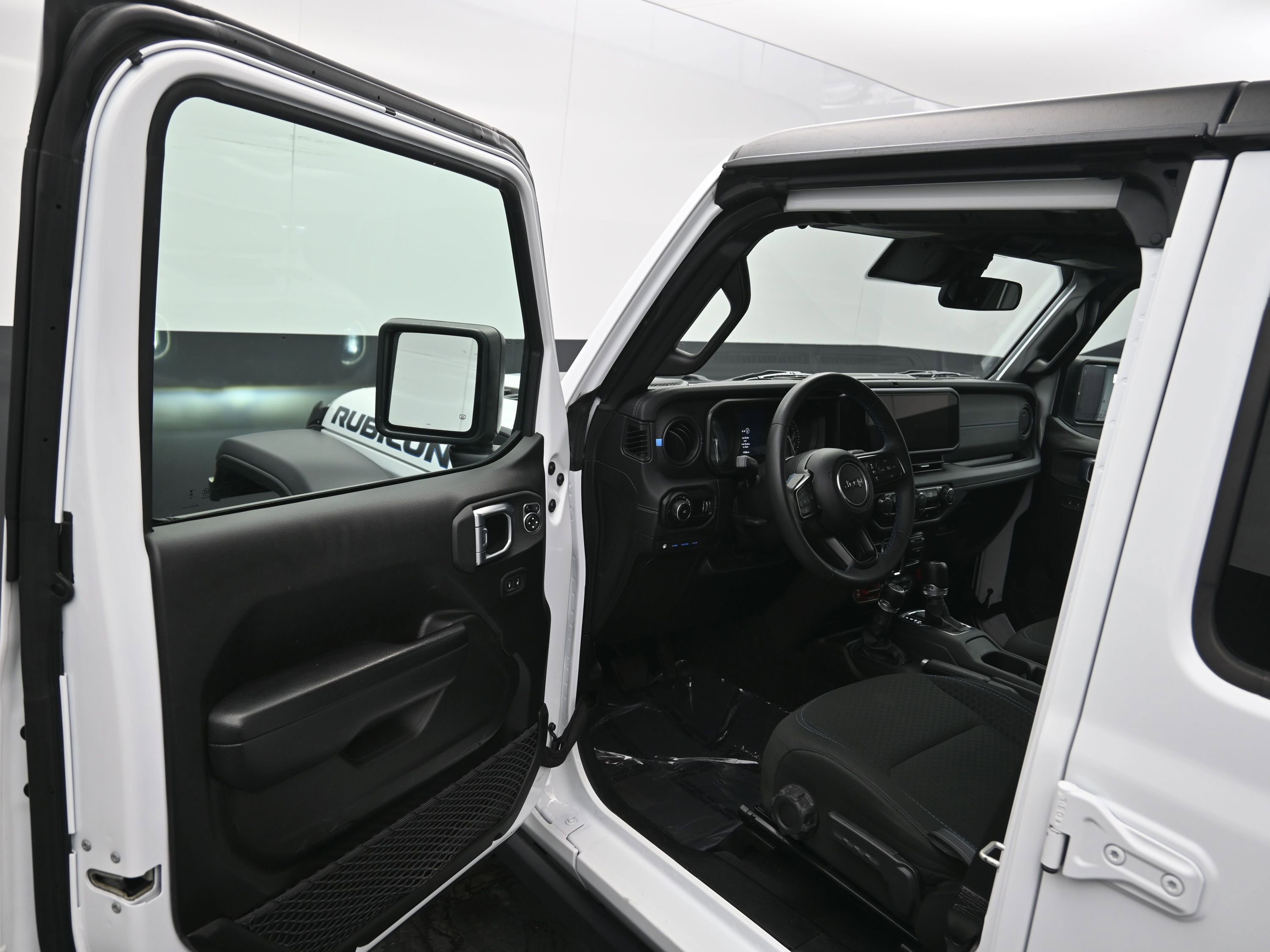 Used 2024 Jeep Wrangler Unlimited Rubicon 4xe image 19