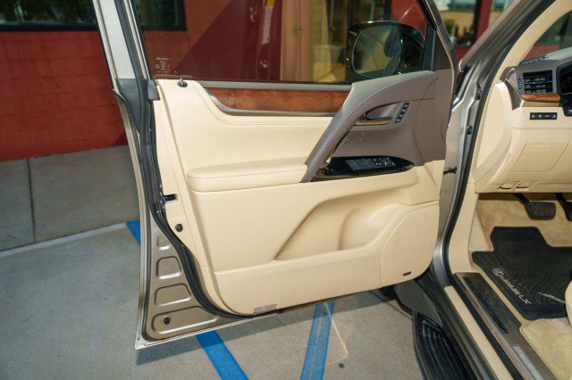 Used 2018 Lexus LX 570 4WD image 29