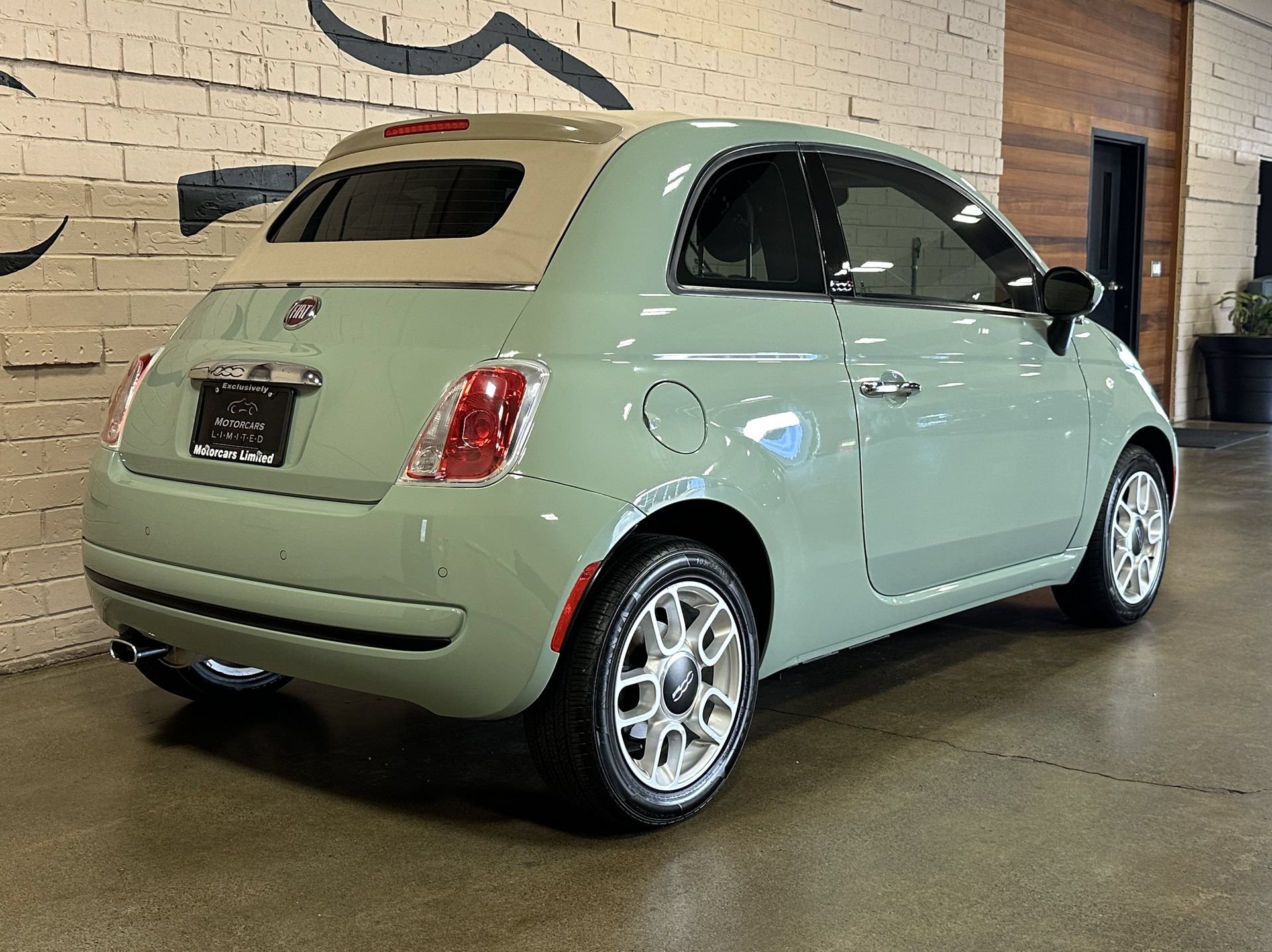 Used 2015 FIAT 500 Pop FWD image 21