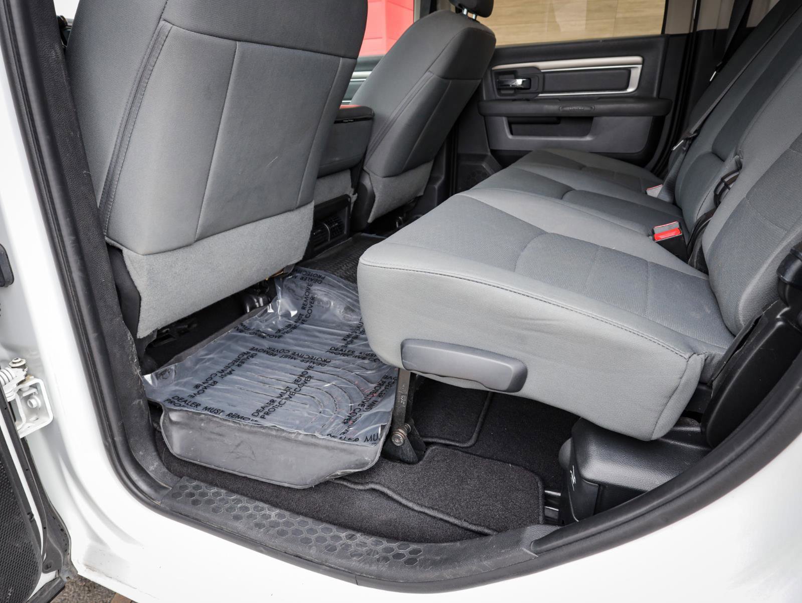 Used 2017 RAM 2500 SLT w/ Luxury Group image 31