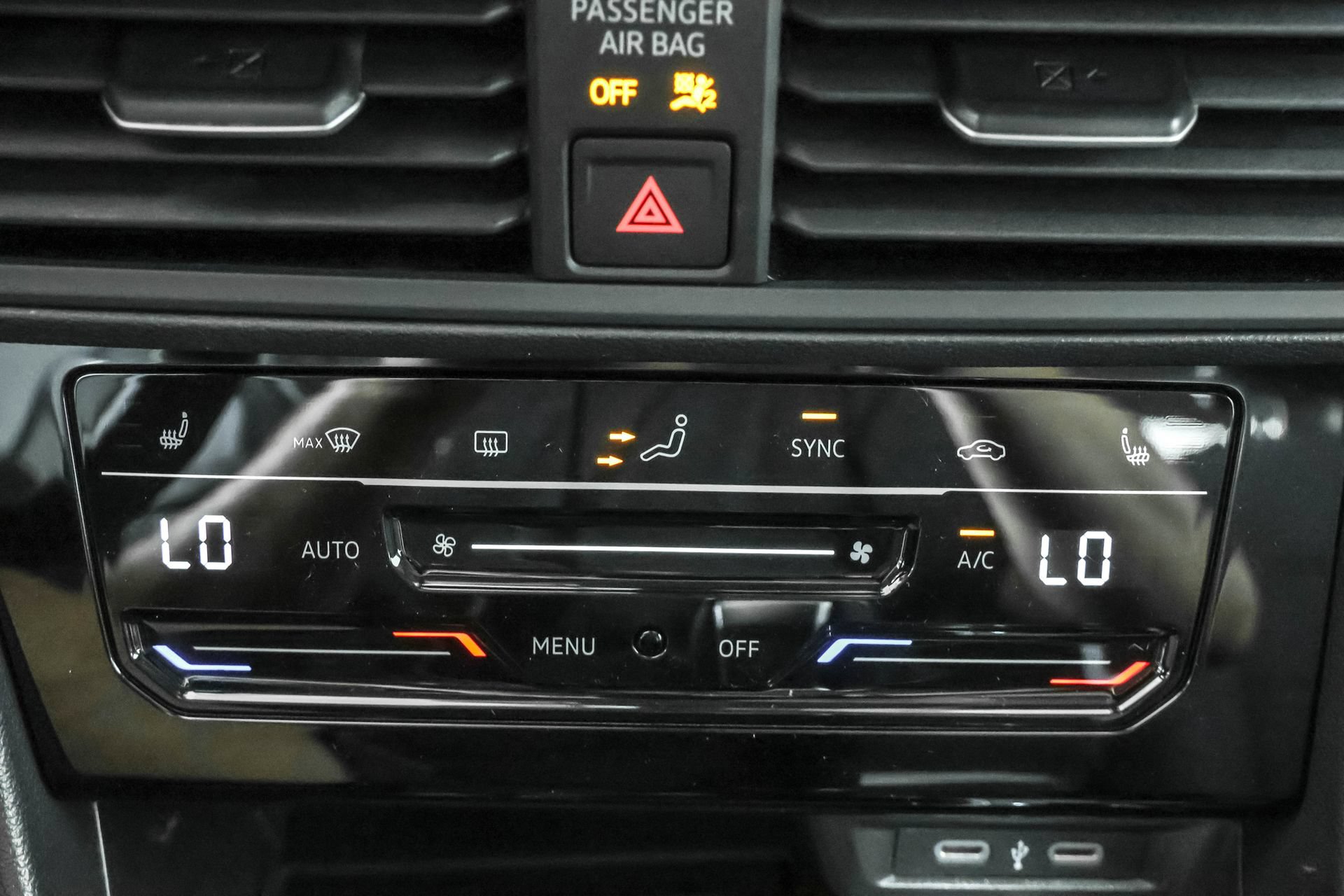 Used 2026 Volkswagen Jetta SE FWD image 29