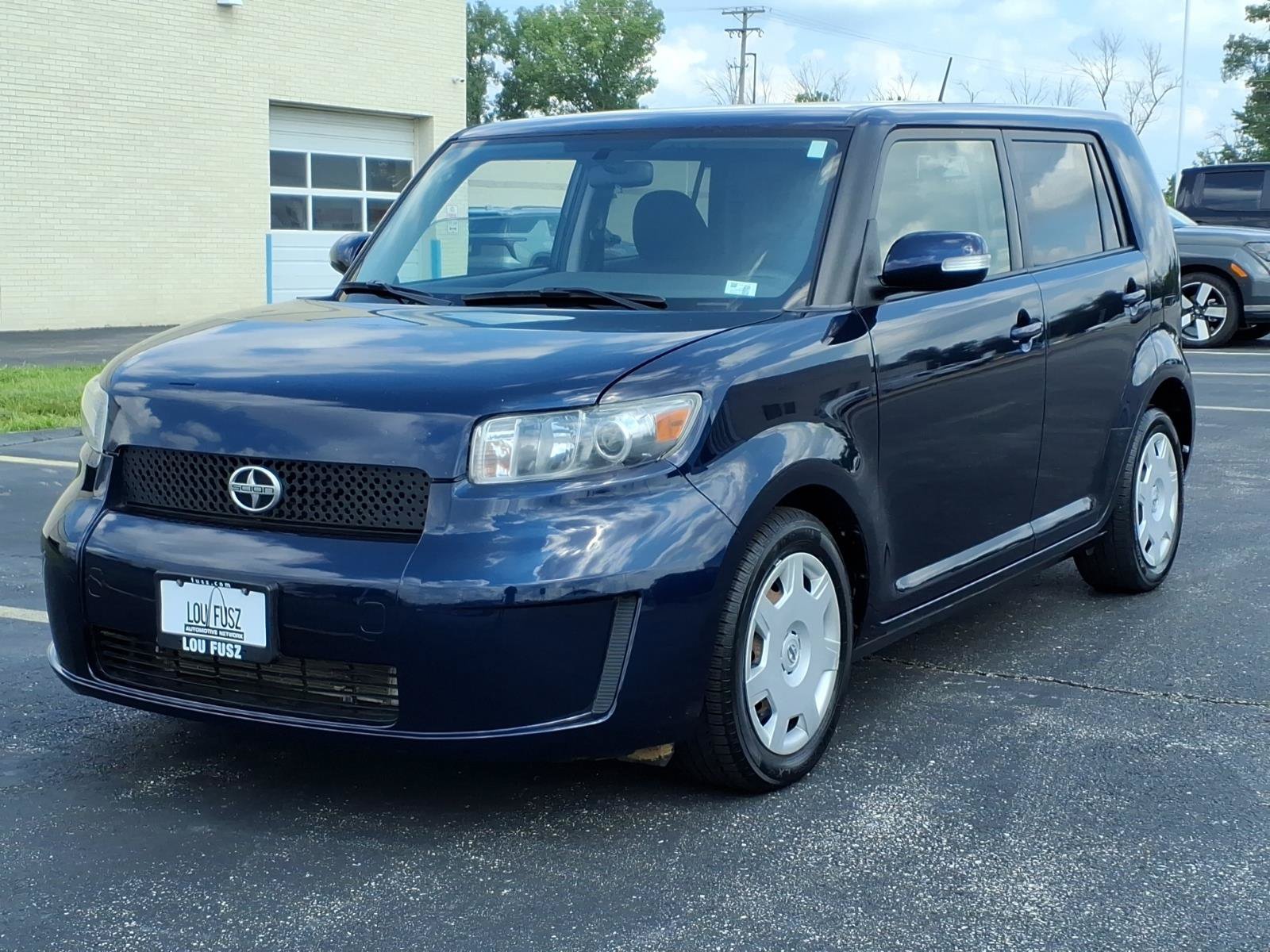 Used 2008 Scion xB FWD image 2