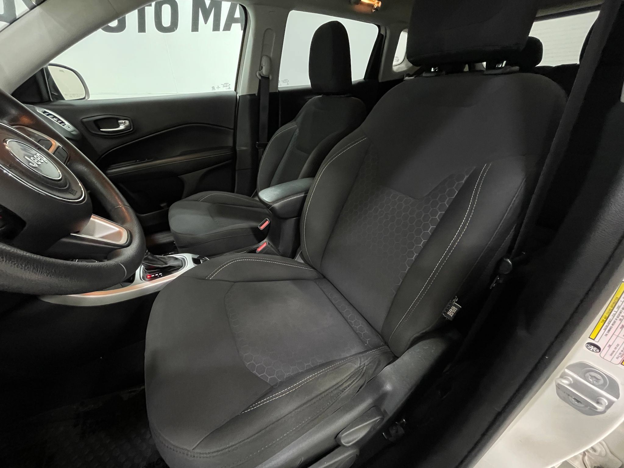 Used 2019 Jeep Compass Sport AWD/4WD image 12