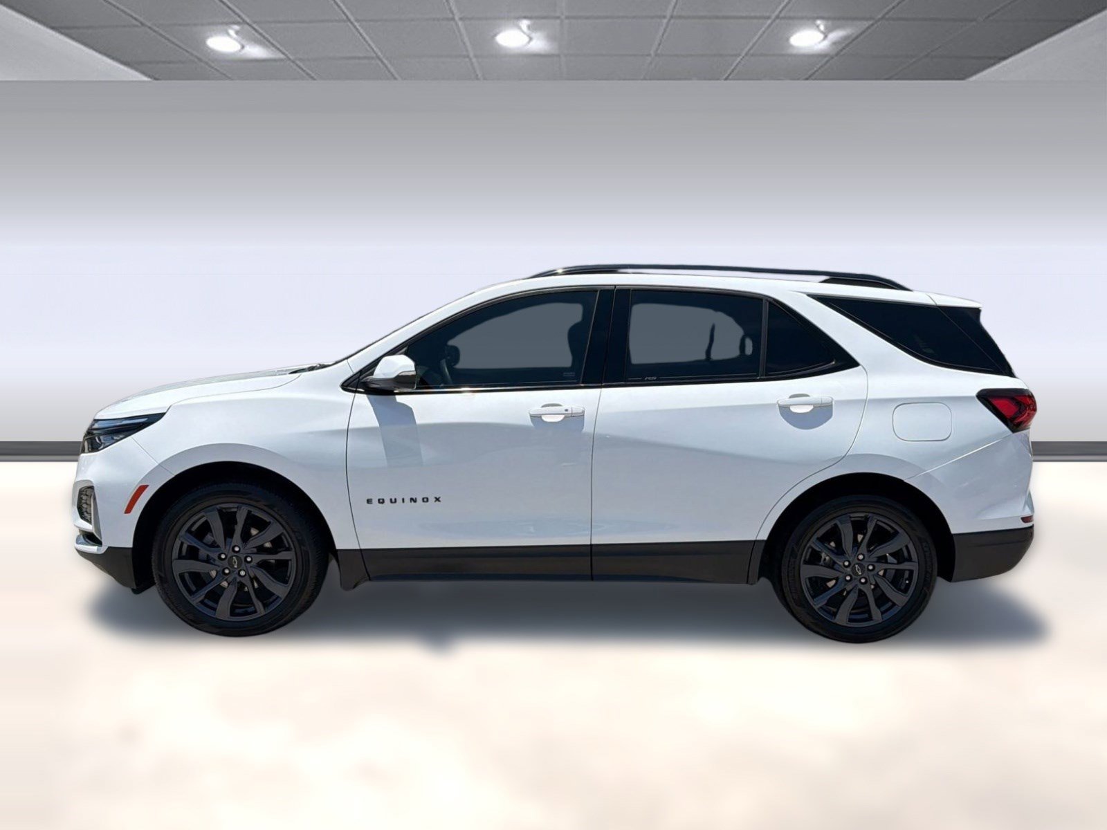 Used 2024 Chevrolet Equinox RS FWD image 2