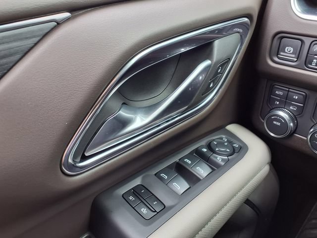 Used 2024 GMC Yukon SLT w/ SLT Luxury Package AWD/4WD image 29
