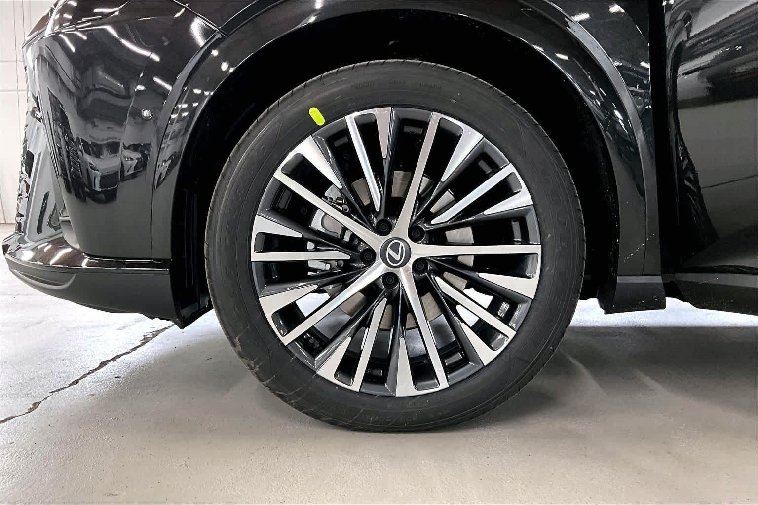 New 2026 Lexus RX 350 w/ Convenience Package AWD/4WD image 12