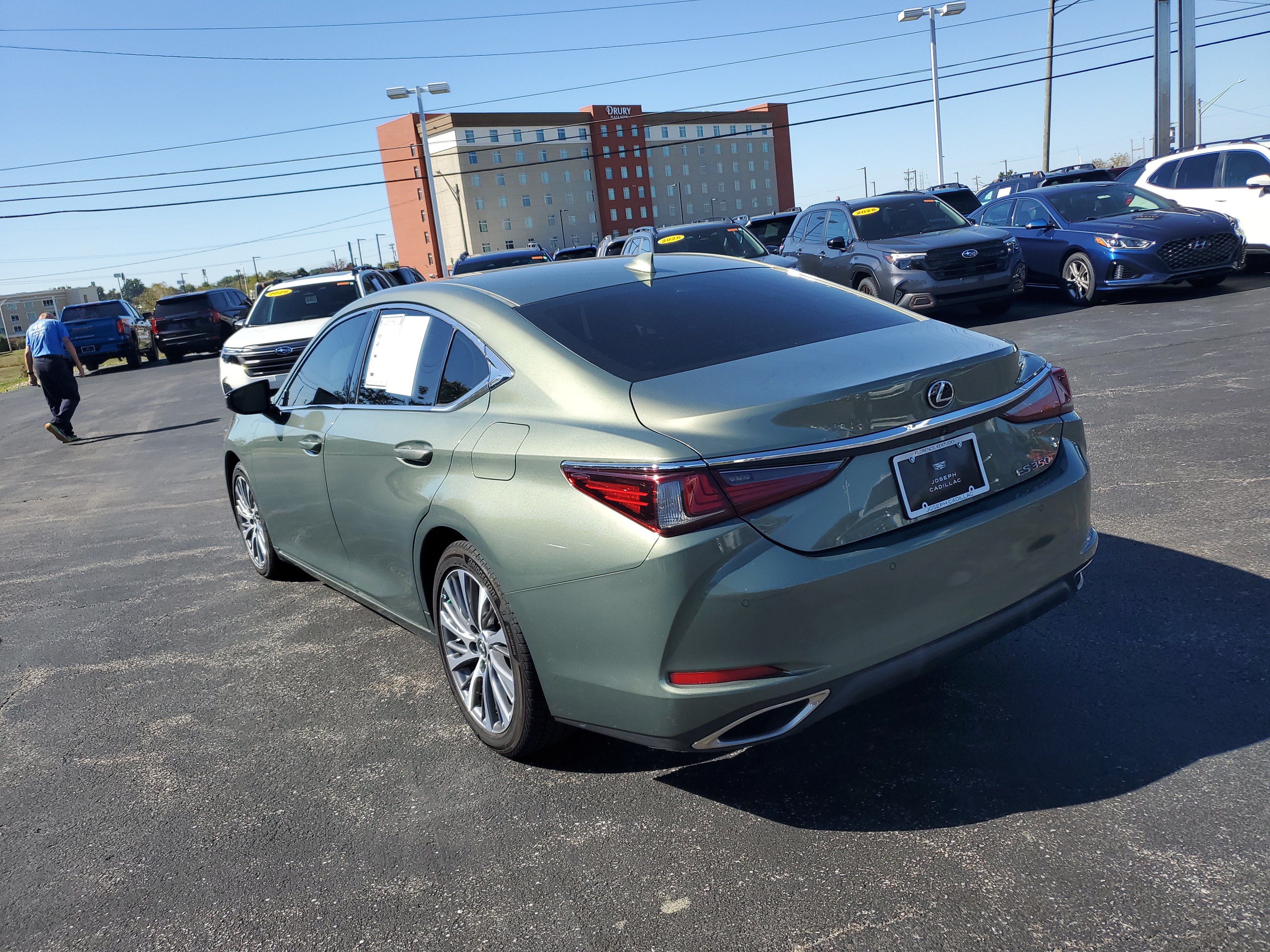 Used 2019 Lexus ES 350 w/ Premium Package FWD image 2