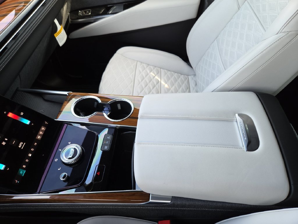 Used 2025 Cadillac Escalade ESV Sport Platinum w/ LPO, Floor Liner Package AWD/4WD image 22