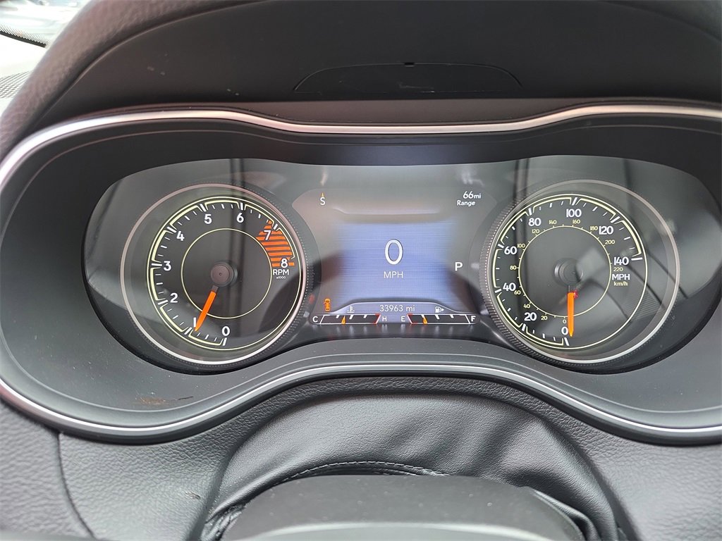 Used 2022 Jeep Cherokee Limited image 39