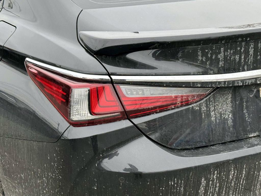 Used 2021 Lexus ES 250 w/ Premium Package image 9