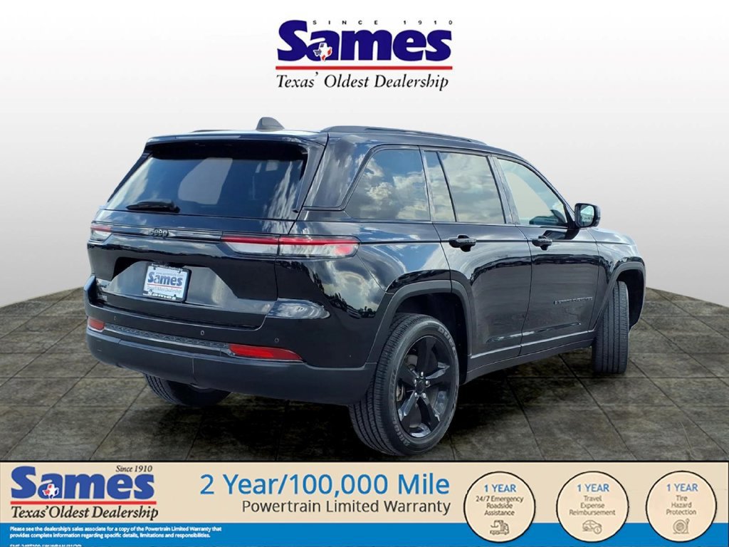 Used 2024 Jeep Grand Cherokee Altitude AWD/4WD image 3