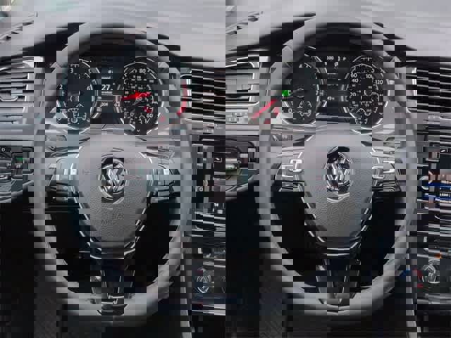 Used 2021 Volkswagen Golf 4-Door image 25