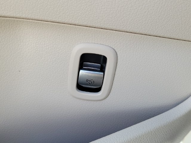 Used 2023 Mercedes-Benz C 300 Sedan image 19