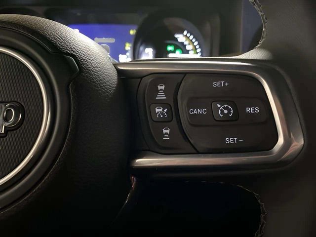 Used 2025 Jeep Wrangler Unlimited Sahara w/ Safety Group image 31