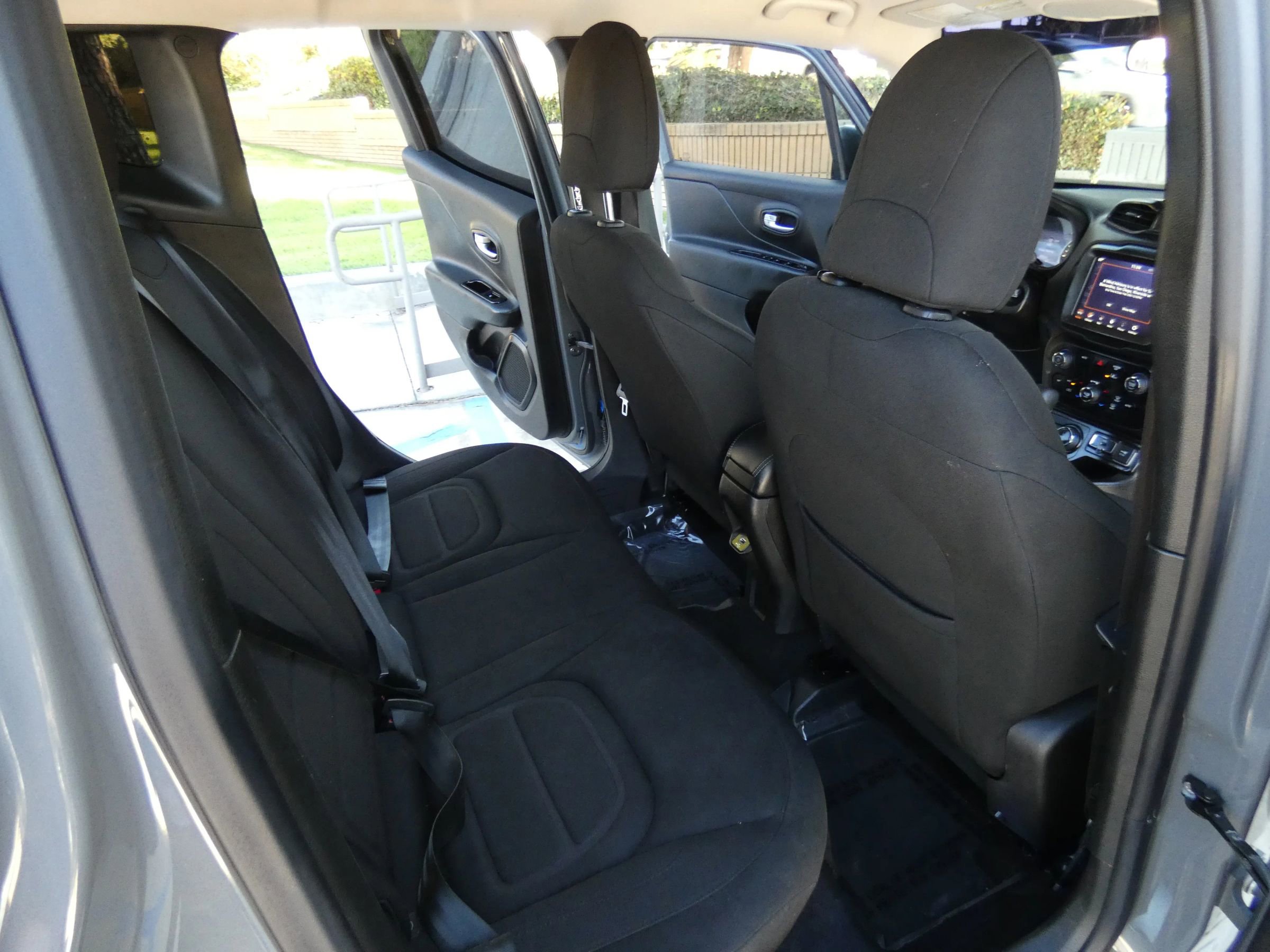 Used 2022 Jeep Renegade Latitude image 36