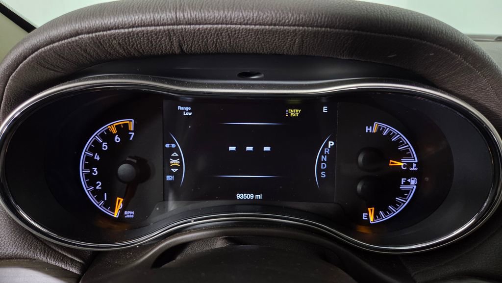 Used 2015 Jeep Grand Cherokee Overland w/ Advanced Technology Group image 21