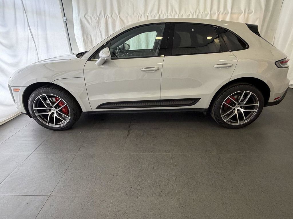 Used 2023 Porsche Macan S image 2
