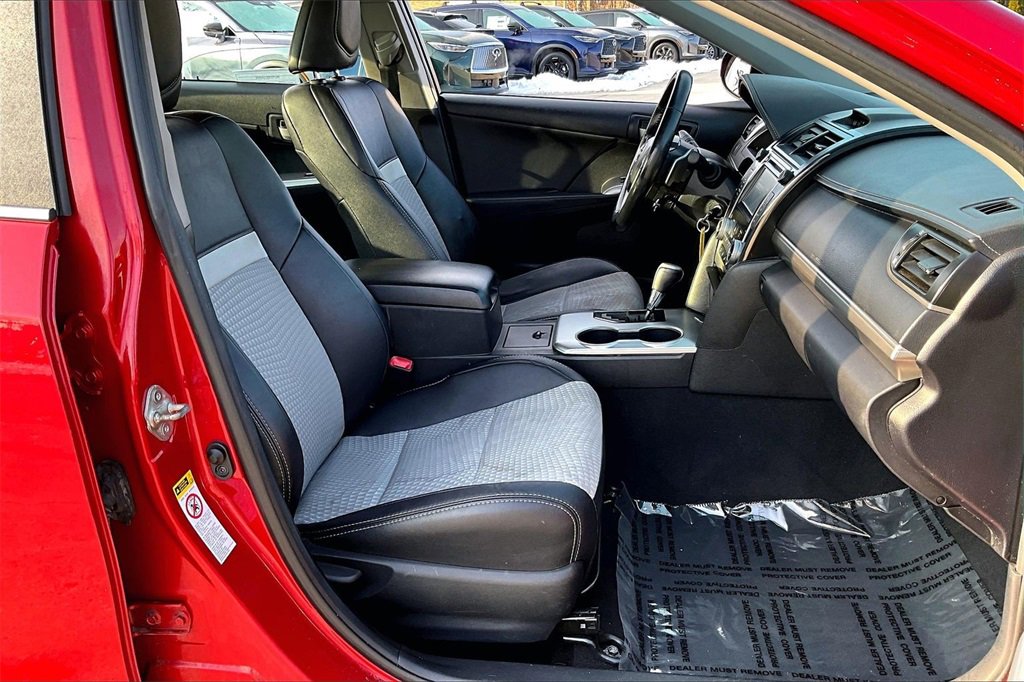 Used 2013 Toyota Camry SE image 29