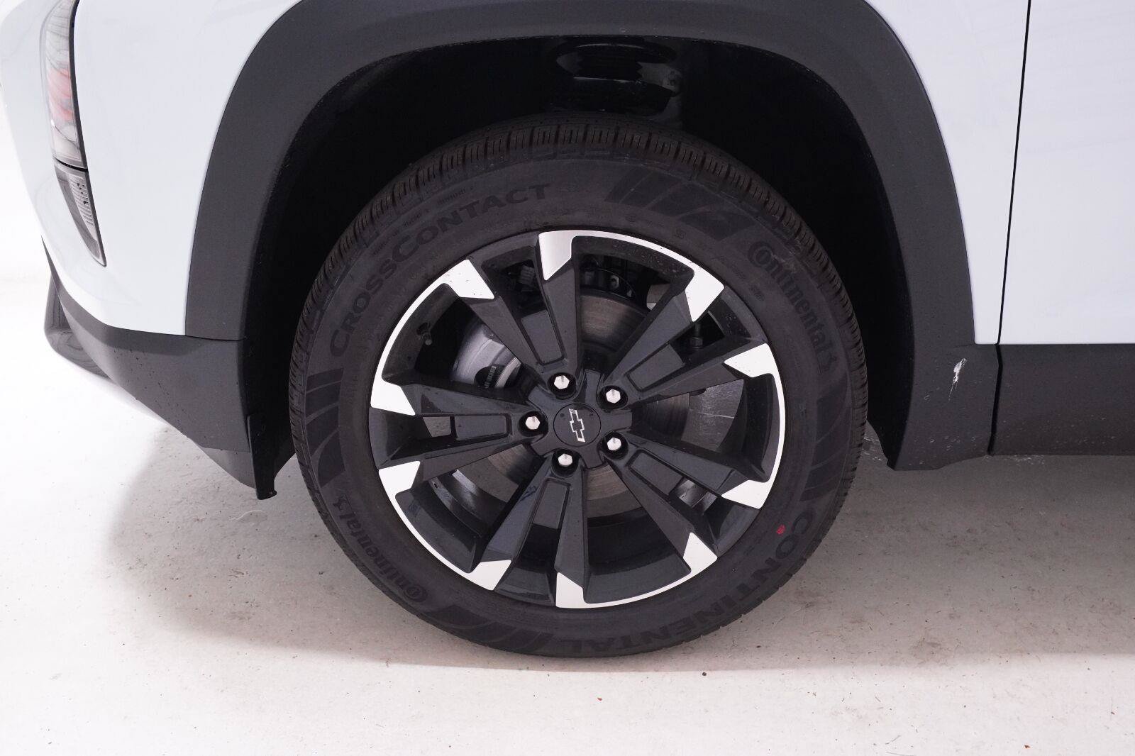 New 2027 Chevrolet Equinox RS w/ LPO, Floor Liner Package FWD image 36