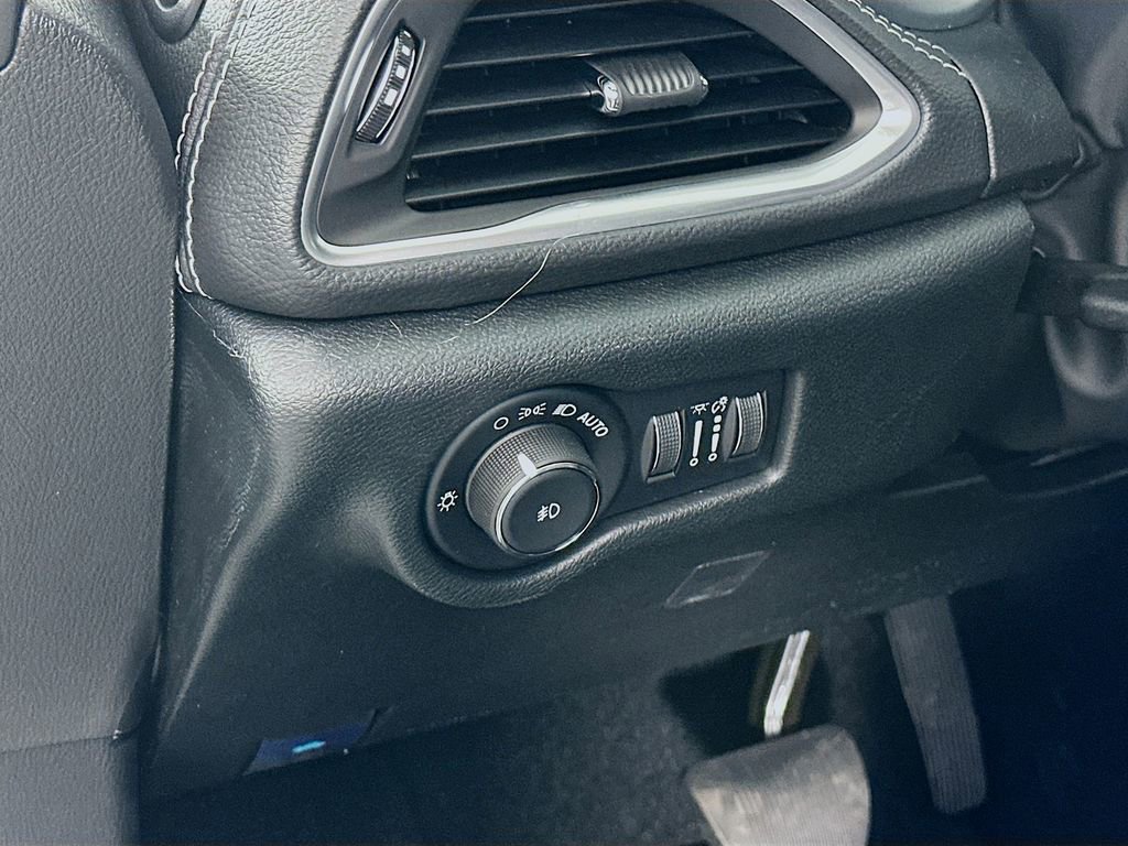 New 2026 Chrysler Pacifica Limited w/ S Appearance Package image 14