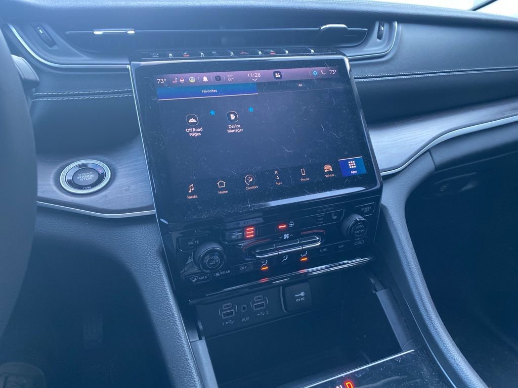 Used 2024 Jeep Grand Cherokee Limited image 11