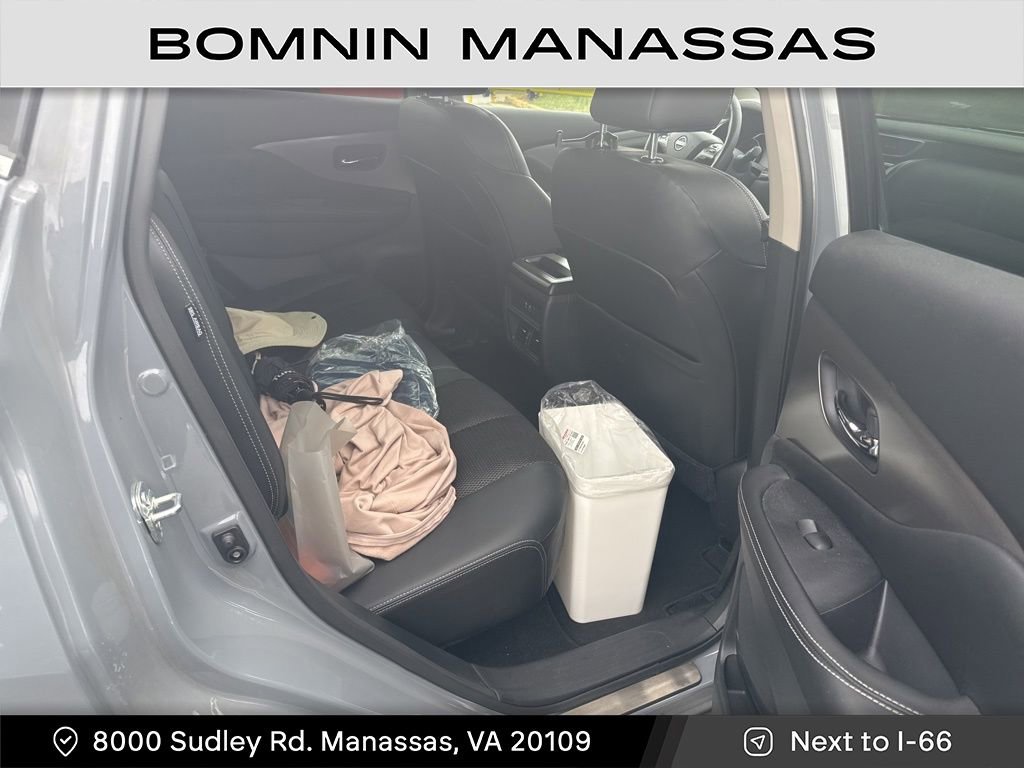 Used 2023 Nissan Murano SV w/ SV Midnight Edition Package image 12