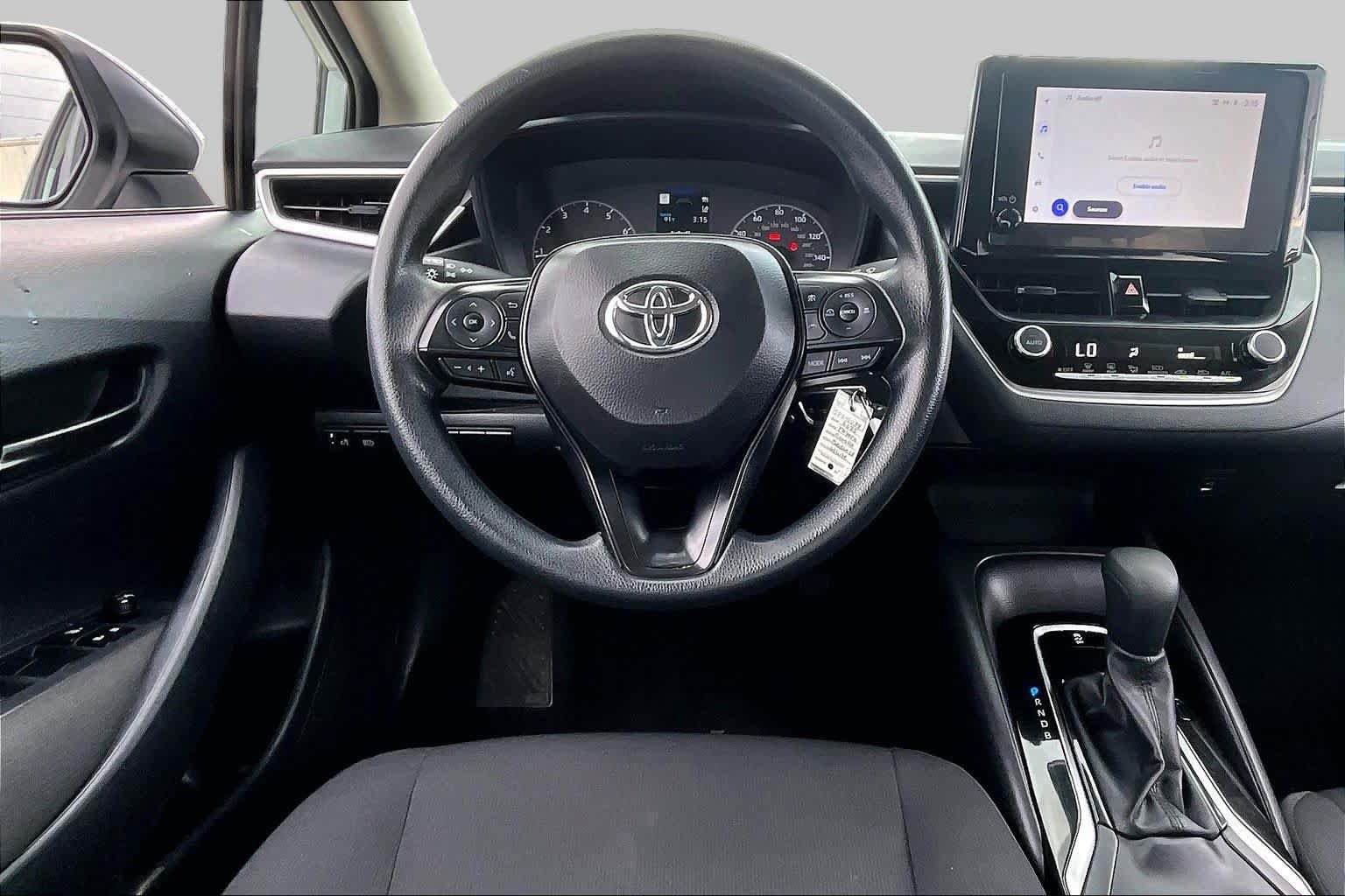 Used 2025 Toyota Corolla LE FWD image 6