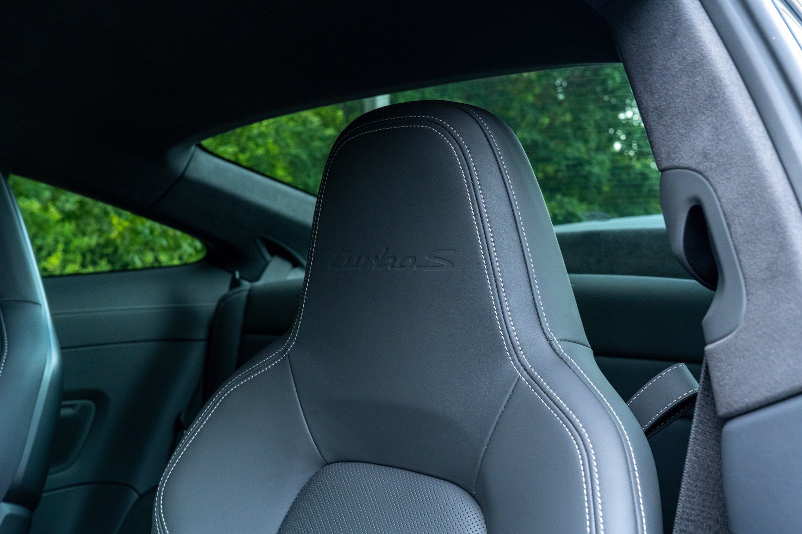 Certified 2022 Porsche 911 Turbo S AWD/4WD image 31