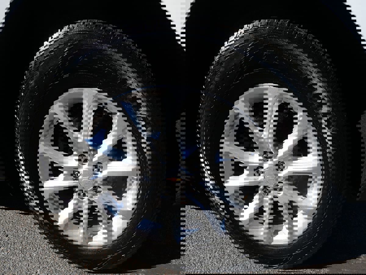 Used 2019 Chevrolet Equinox LS w/ LS Convenience Package image 35