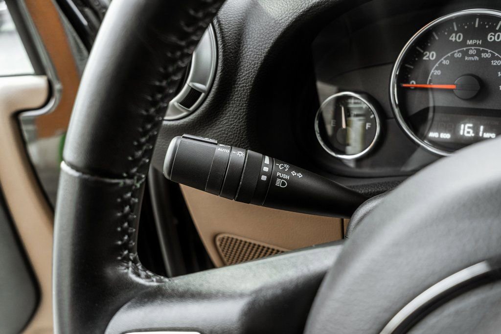 Used 2018 Jeep Wrangler Unlimited Sahara image 22