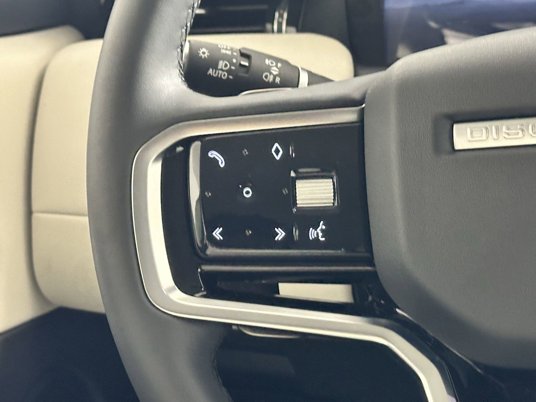 Certified 2024 Land Rover Discovery Sport S image 15