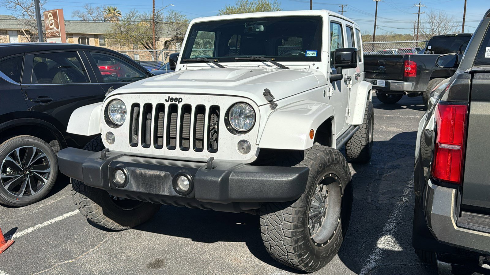 Used 2015 Jeep Wrangler Unlimited Sahara image 3