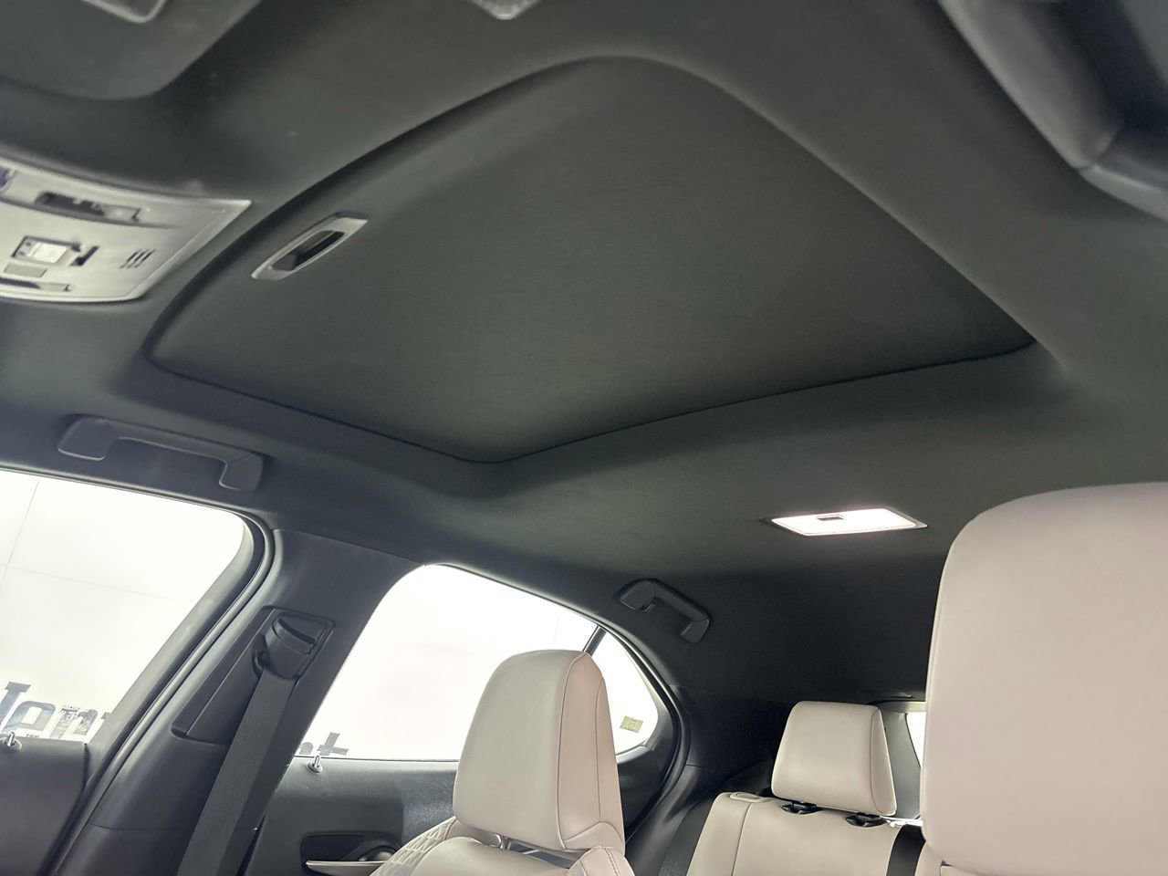 Used 2022 Lexus UX 200 w/ Accessory Package (Z1) image 9