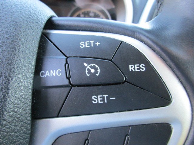 Used 2016 Jeep Cherokee Limited w/ Luxury Group AWD/4WD image 18