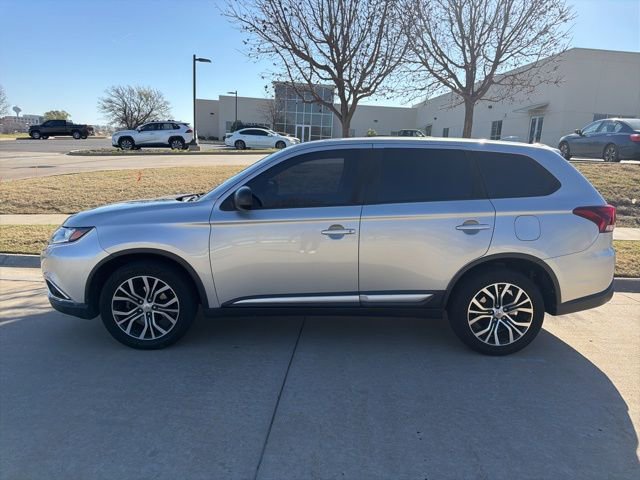 Used 2018 Mitsubishi Outlander SEL image 6