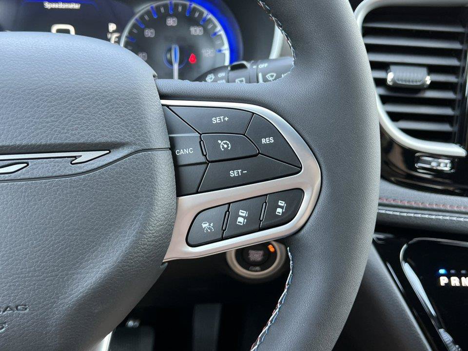 New 2027 Chrysler Pacifica Select AWD/4WD image 22