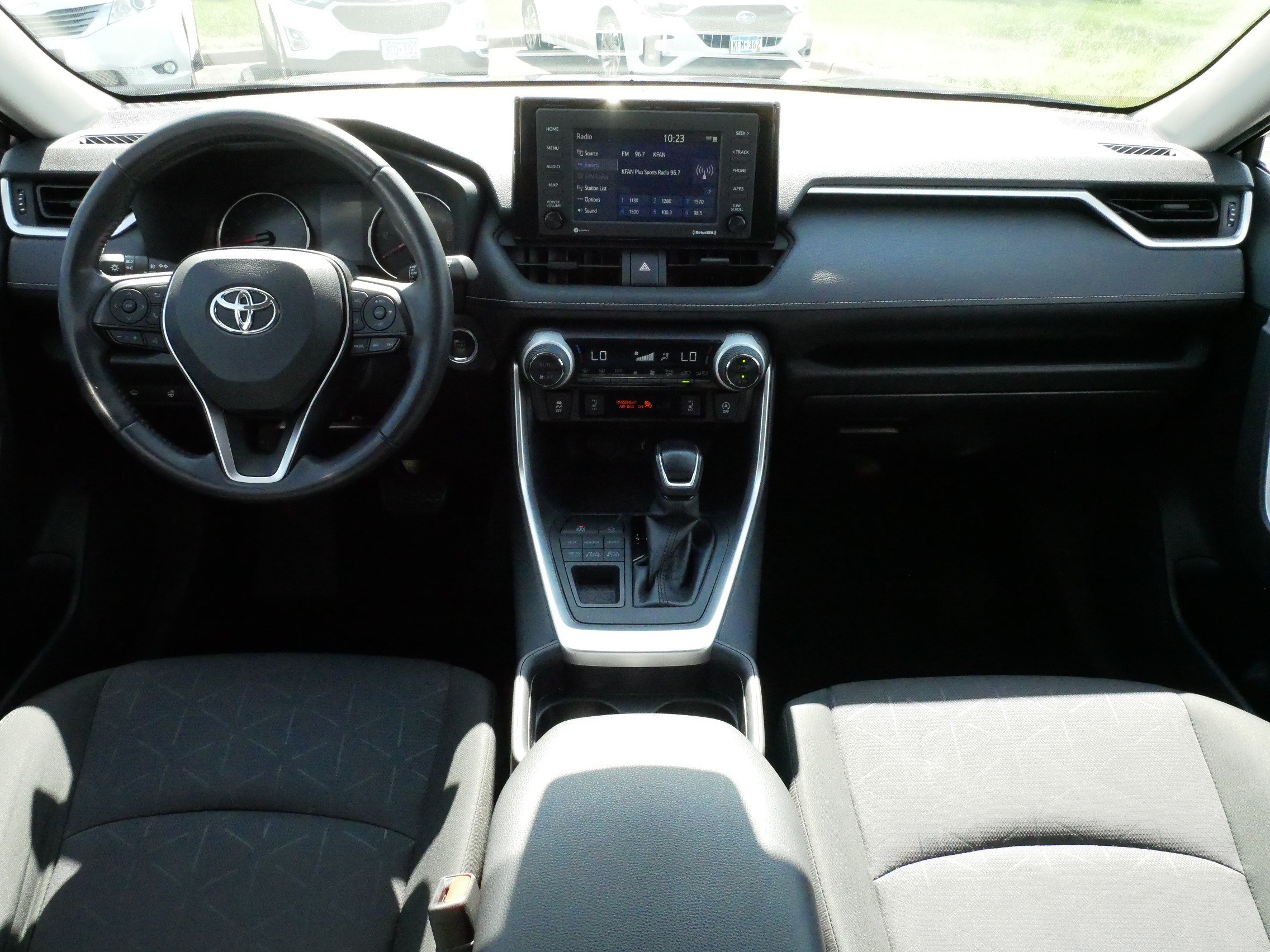 Certified 2020 Toyota RAV4 XLE w/ XLE Grade Weather Package AWD/4WD image 11