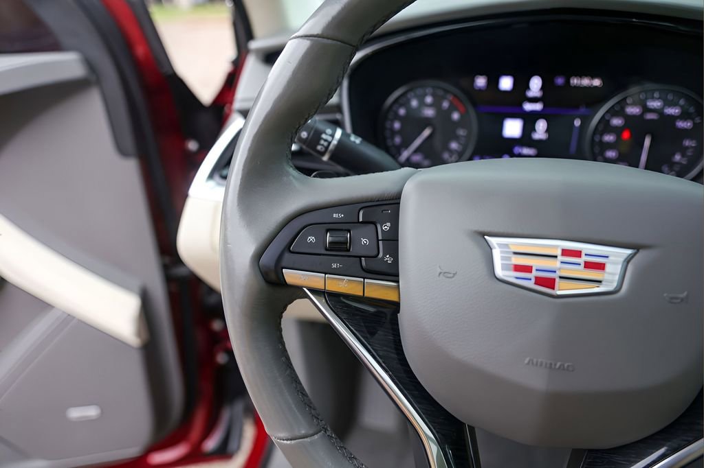 Used 2020 Cadillac XT6 Premium Luxury image 13